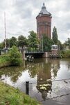 Overschaduwd door de watertoren.
<br/>
Marcel Westhoff, augustus 2016